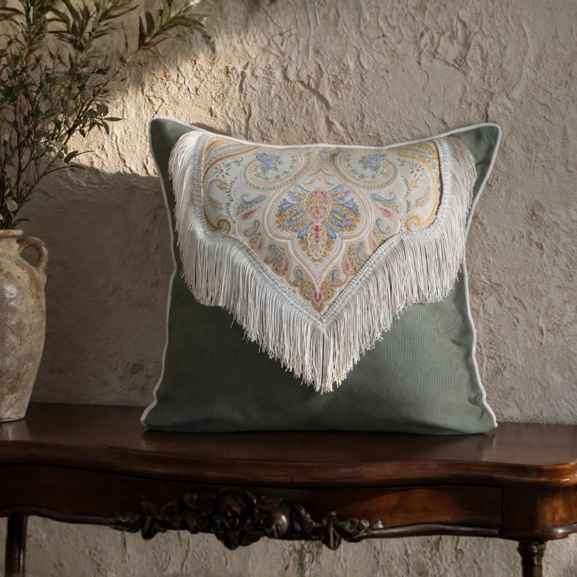 Flora Püskül Detaylı Şal Desenli Kırlent 50X50